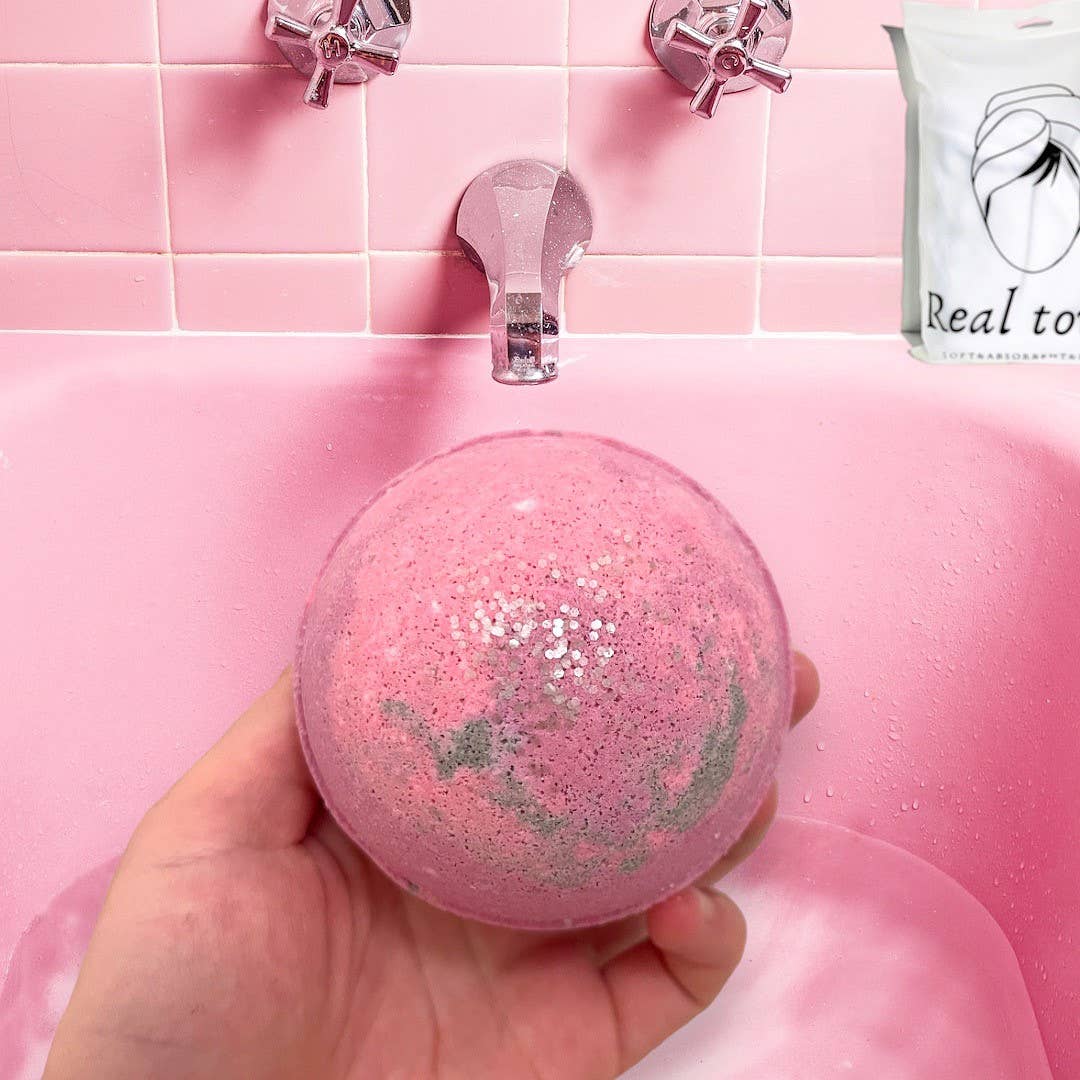 Luxury and Sweet Almond Bath Bomb - 8oz