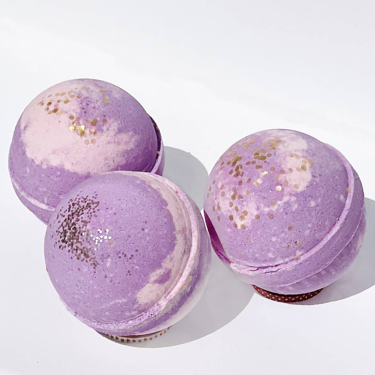 Luxury and Sweet Almond Bath Bomb - 8oz